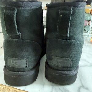 Black Ugg classic mini